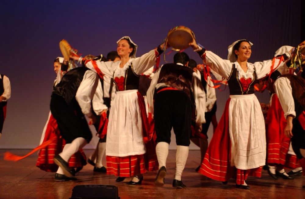 italy traditional dance