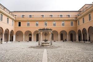 <div class="buttonTitle"><div class="roundedlIcon white mbianco mprest"></div></div>Sapienza University of Rome: A Legacy of Excellence and Innovation